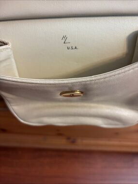 HL USA Tan Shoulder Bag with 2 compartments